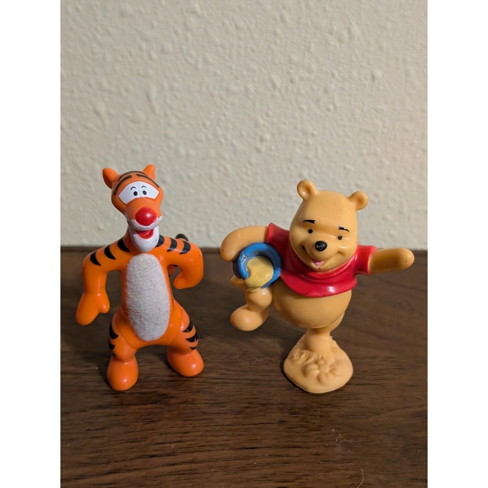 DISNEY Winnie the Pooh Dancing with Honey Pot Figure PVC And Tigger Fuzzy Belly